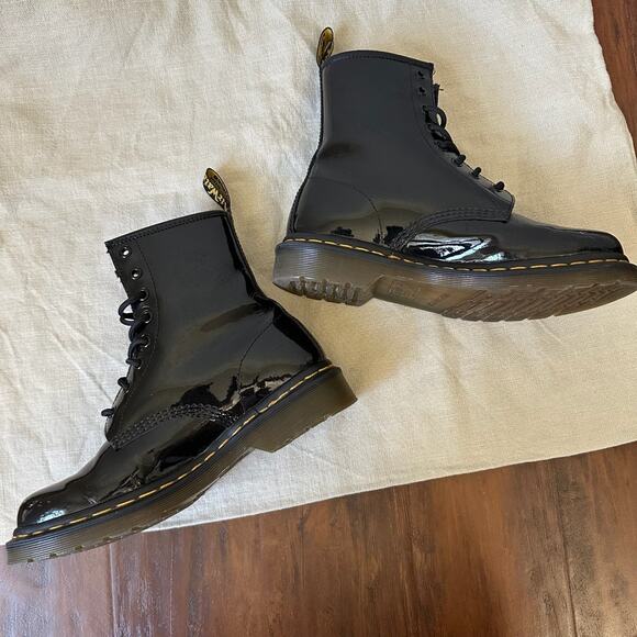 DR. MARTENS 1460 Boots Black Patent Leather Lace Up Booties Gothic - Picture 6 of 10